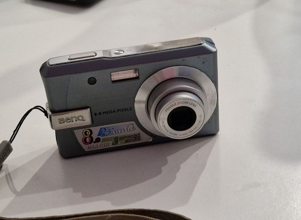 Aparat foto  / camera digitala fara accesorii