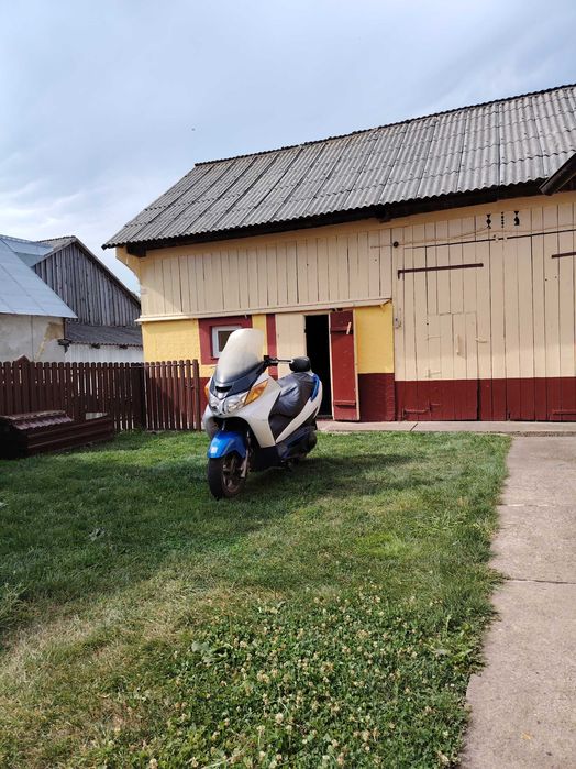 Vand scuter Suzuki Burgman