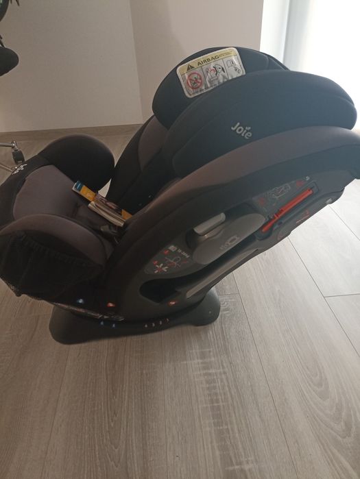 Cărucior și scaun auto