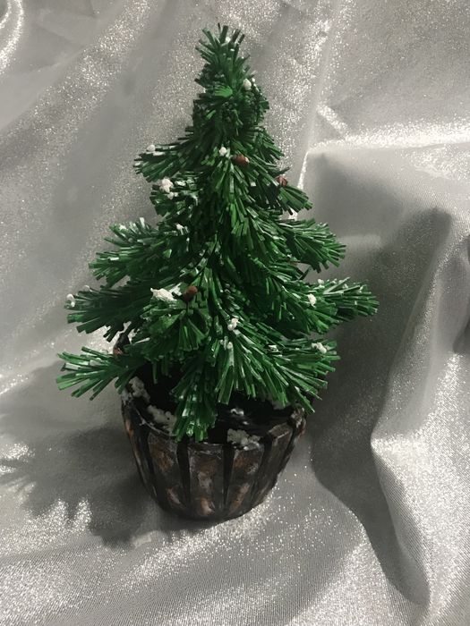 Aranjament “ Brad in vas”