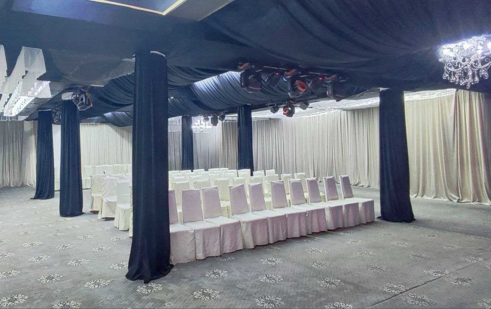 Просторный зал для продуктивных встреч и успешных событий