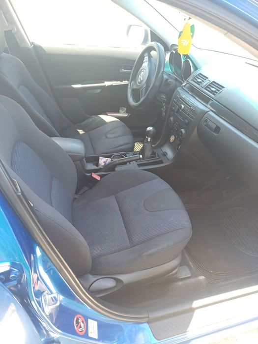 Mazda3 Колата е в добро състояние работи перфектно  качваш се и караш