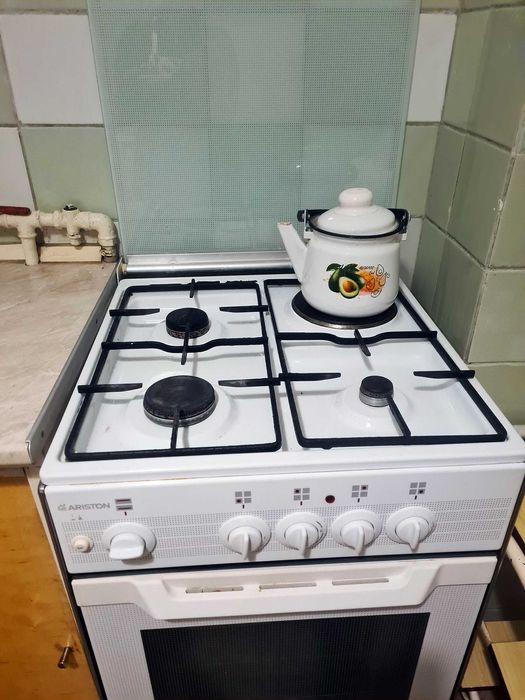 Газовая плита Ariston (Germany) (отл.состояние)