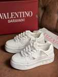 Adidas/Adidasi Valentino modele noi