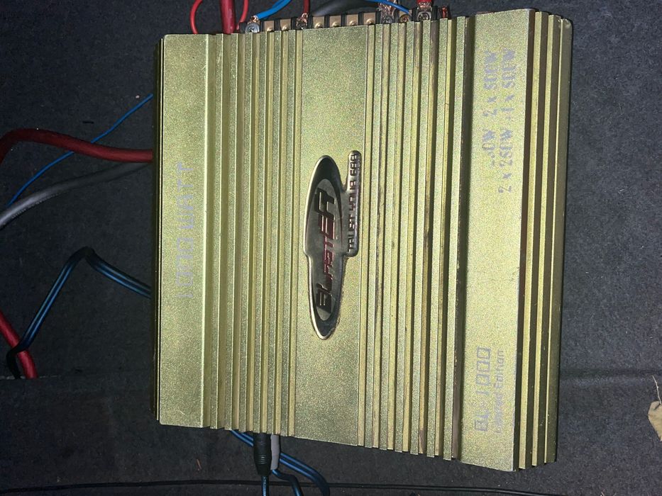 Stație și Subwoofer