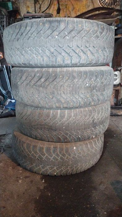 Зимние шины Good Year 265/70/R16
