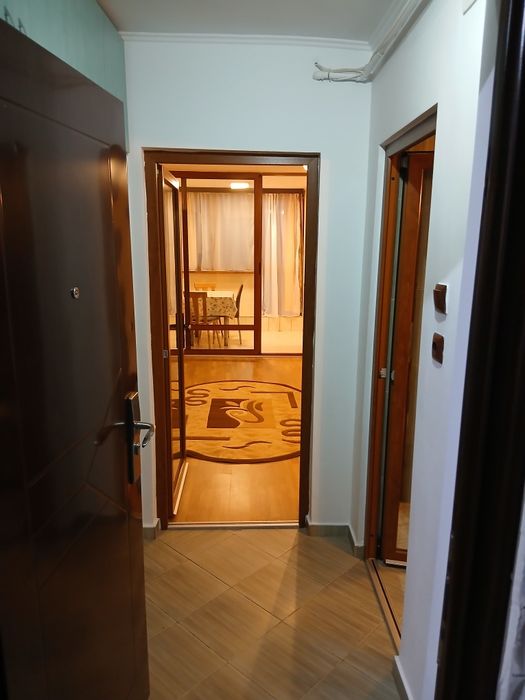 Închiriez garsoniera la Burdea