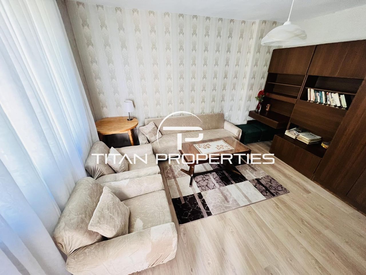 Дава се под наем Тристаен апартамент в Бургас, Център - 80 кв.м за 433.5 € - Снимка #3