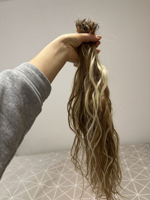 Естествена коса на кератинови кичури