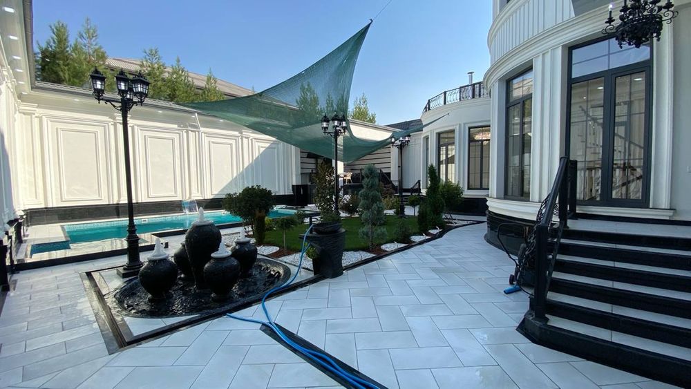 Qasr. Махалла зур. 1000квм. 9та хона