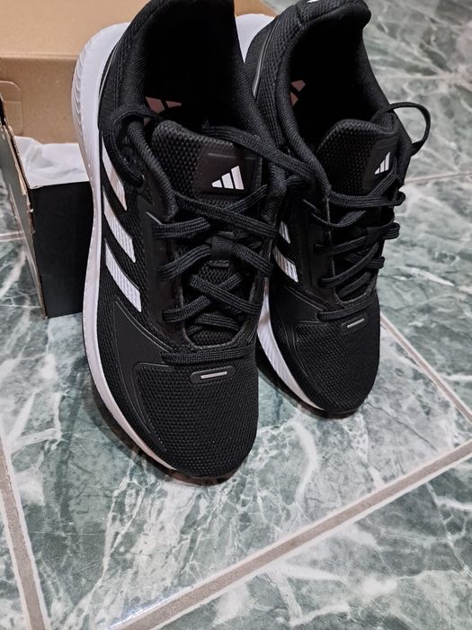 Vand adidasi Adidas Runfalcon.