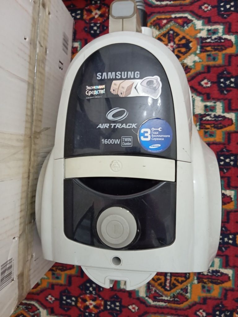 Пелесос Самсунг 1600W