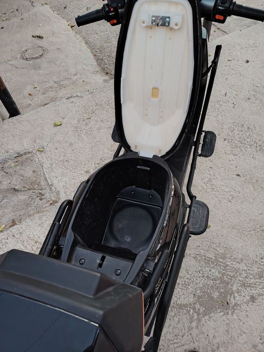 Skuter drongo m11 sotiladi