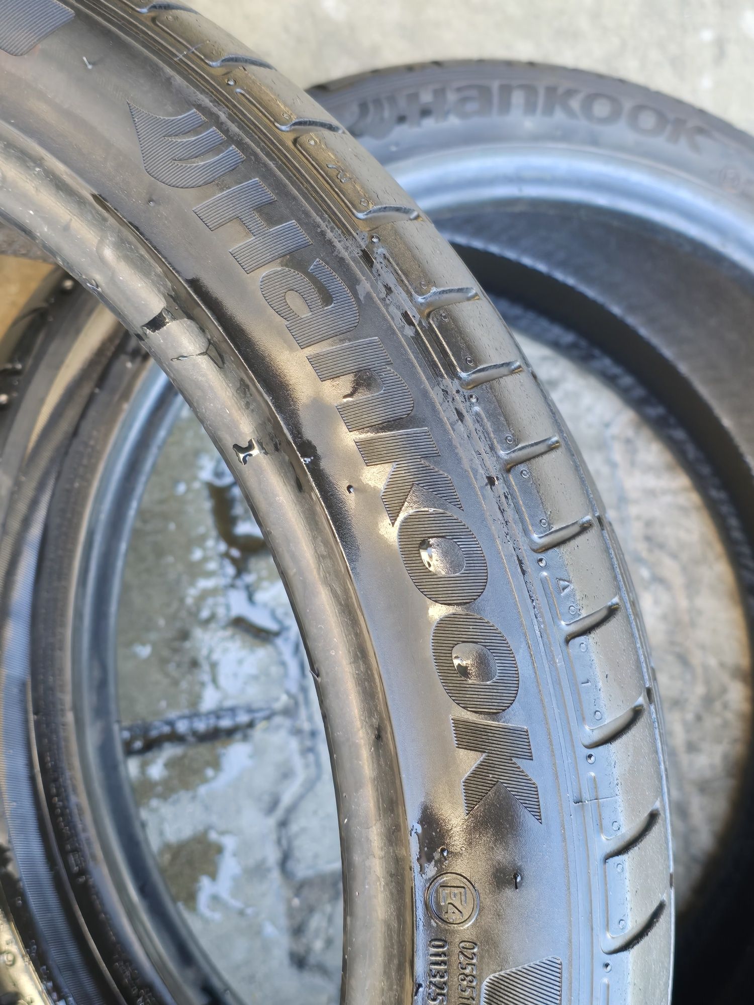 225 40 18 Hankook