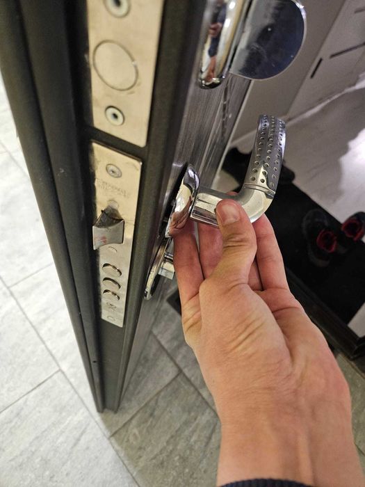 Вскрытие замков Установка Замена замка Сердцевин ремонт Медвежатник