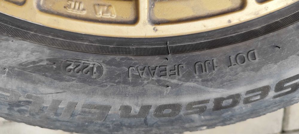 Vand cauciucuri all season in stre foarte buna