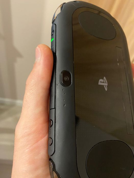 Playstation PS Vita 2000 Negru • Modată • 128GB Jocuri