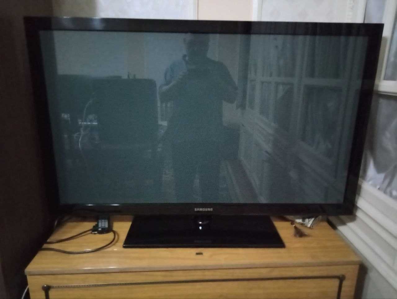 Телевизор Samsung плазма 50 дюйм