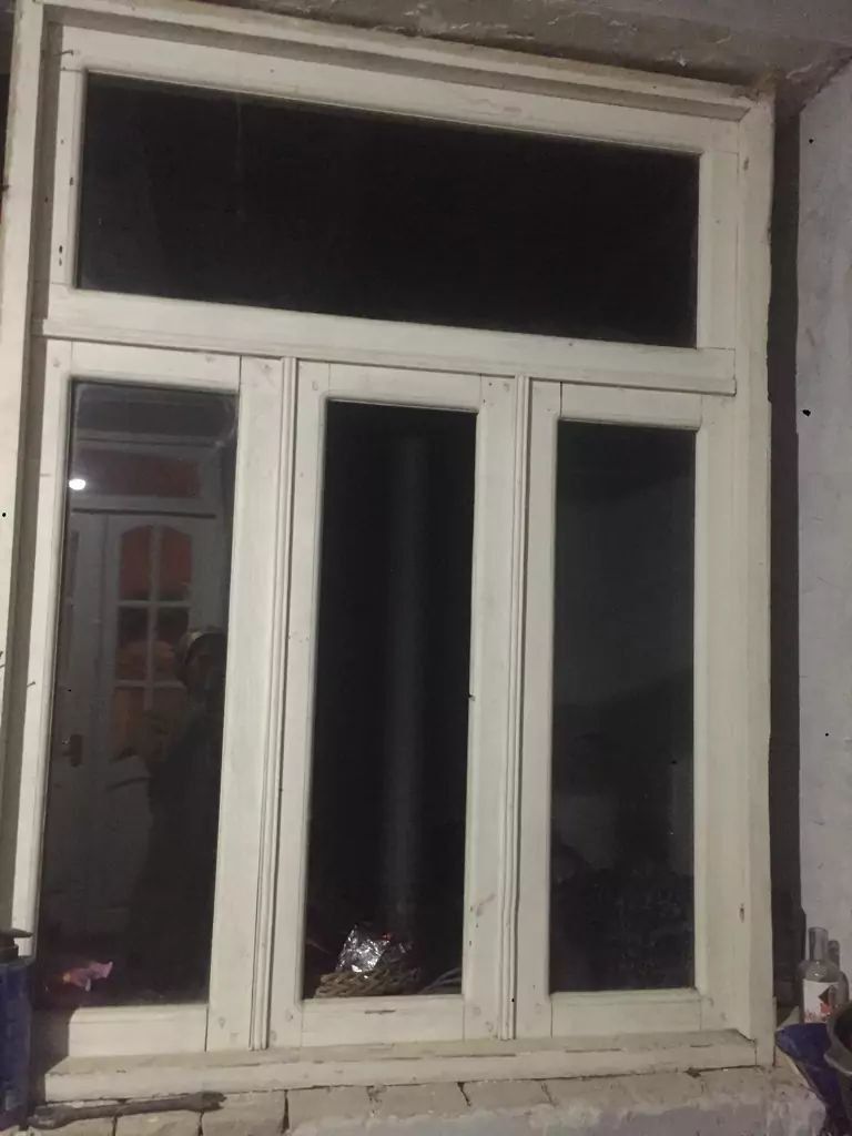 #diqqat eʼlon
Eshik va romlar sotiladi
1 ta eshik 2 ta rom 
Murojaat u