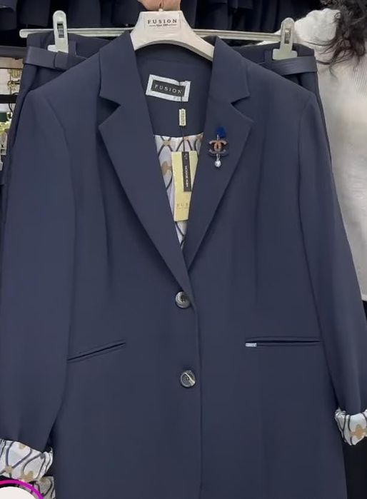 Продам женский турецкий костюм