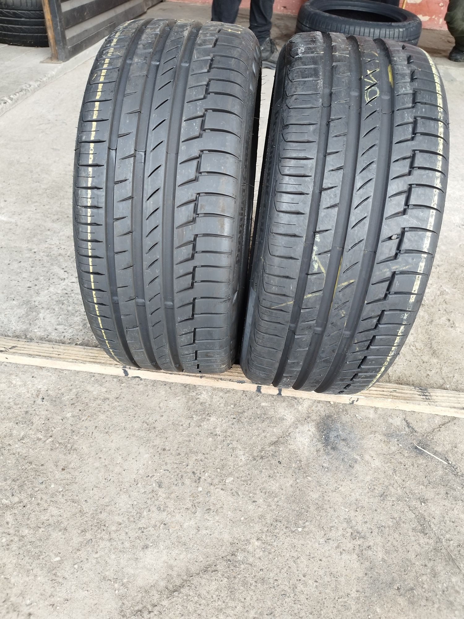 2 anvelope de vară ca noi Continental PremiumContact6 215/40/17 dot 20