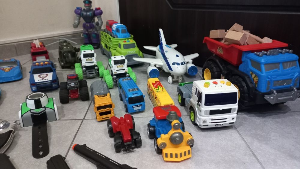 супер герои 12бр,азбука,риболов,пъзел,количка,камион,ртбот,бентен,сам