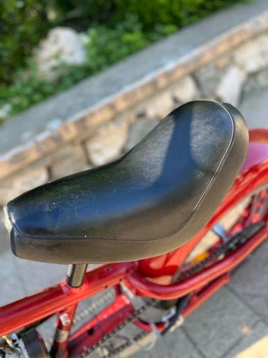 Vând bicicleta cu motor