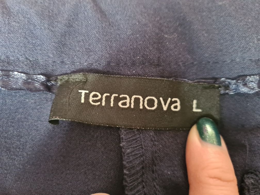 Тъмносин панталон с ръб на Теранова