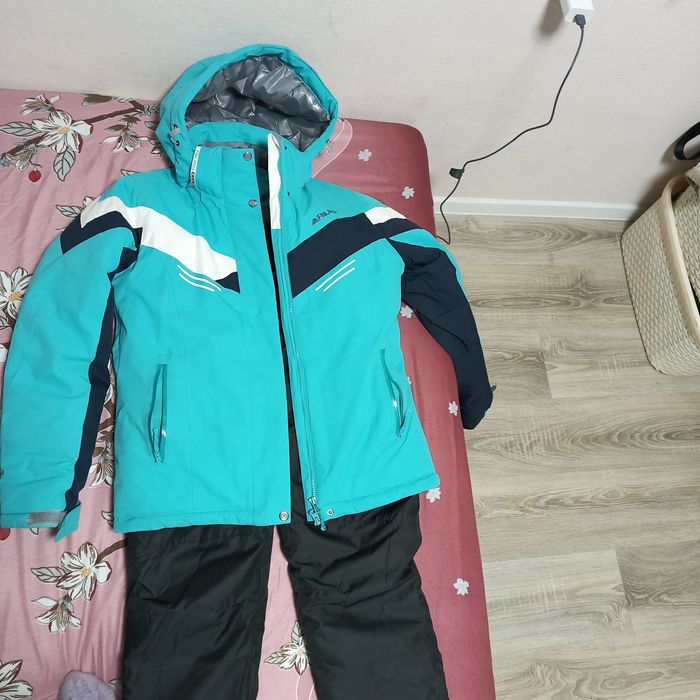 Продам лыжный костюм зима