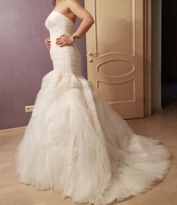 Продам или сдам в аренду Шикарное свадебное платье от Oleg Cassini