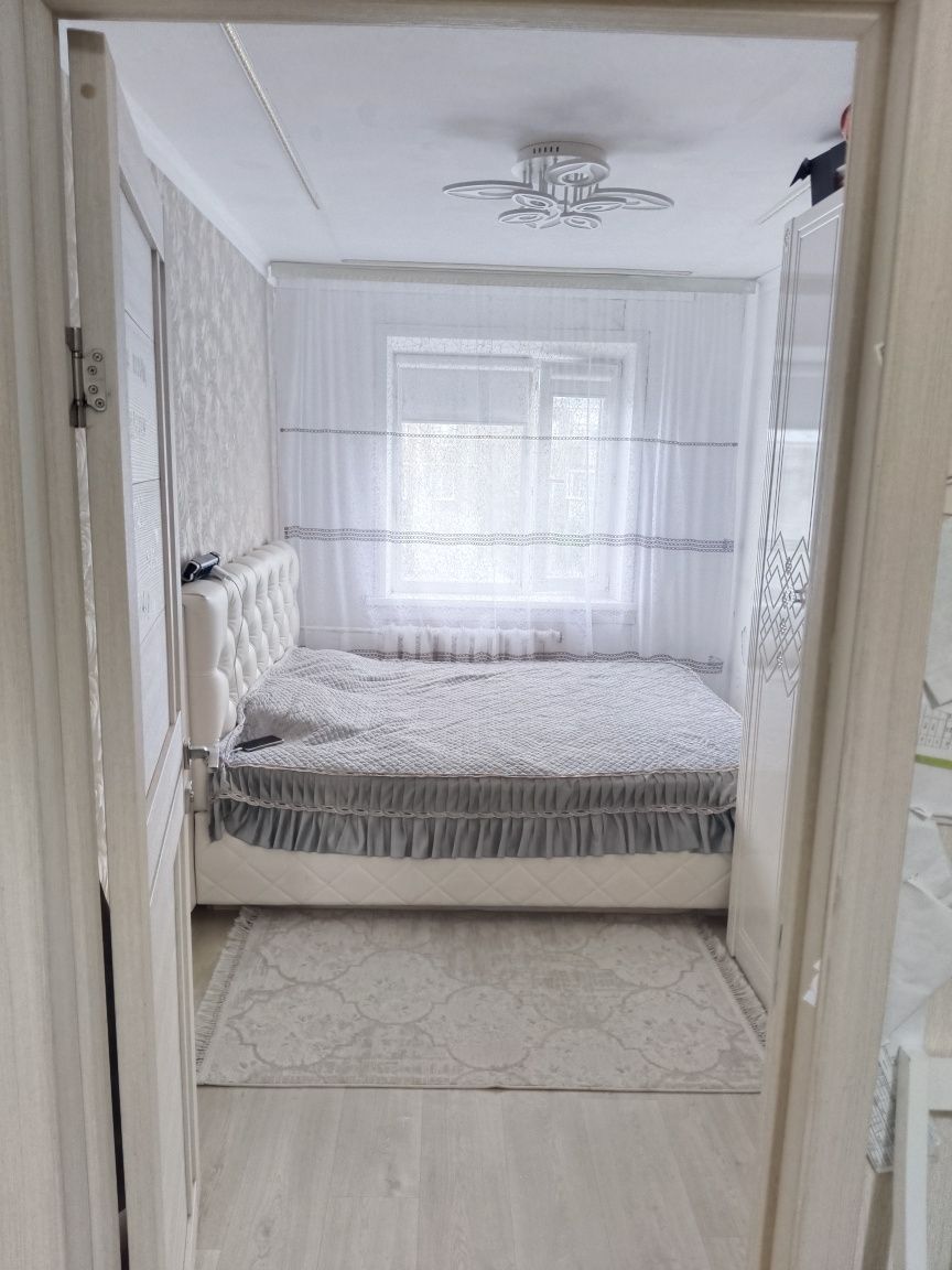 Продам 3 х комн квар. 3 мкр-18 дом- 5    этаж