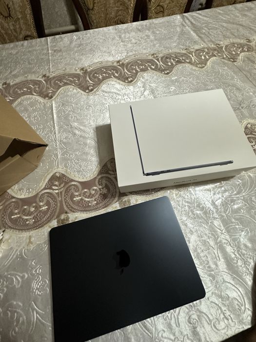 Macbook air 13 M3 Apple новый емкость98