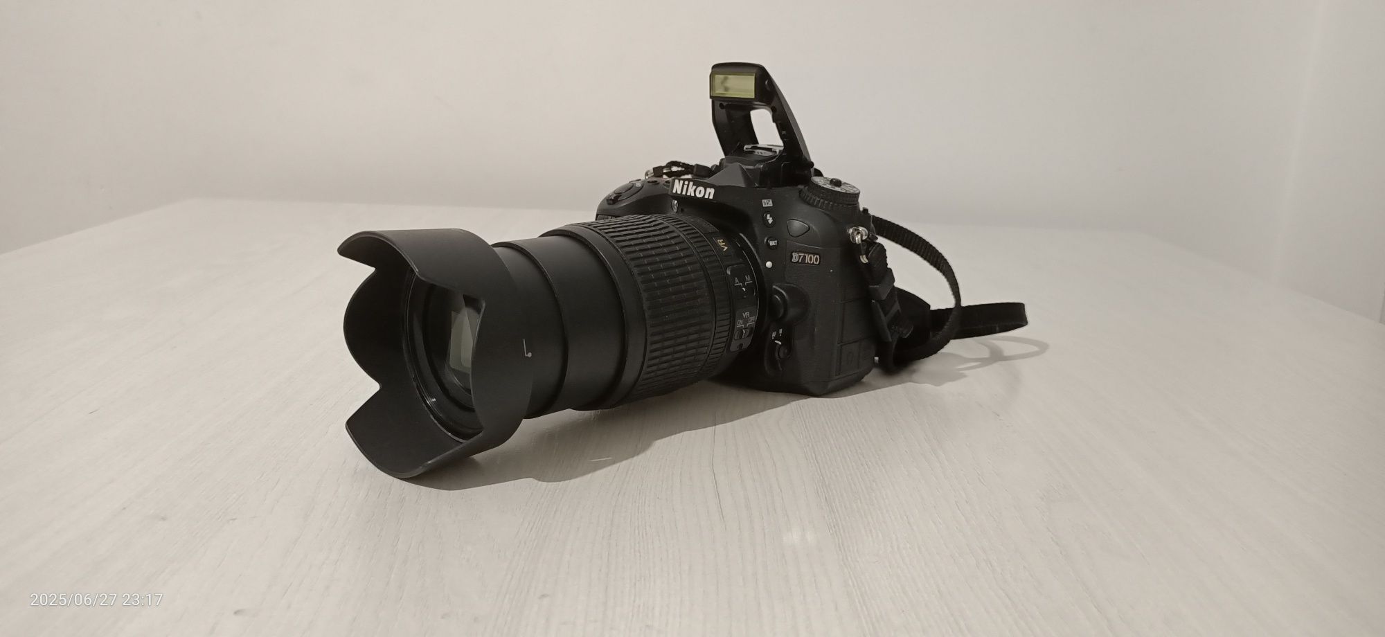 Nikon D7100              .