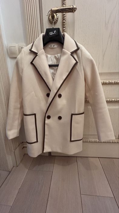 Пальто пиджак новая S