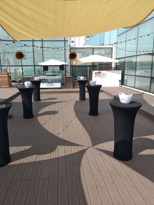 inchiriere mese cocktail