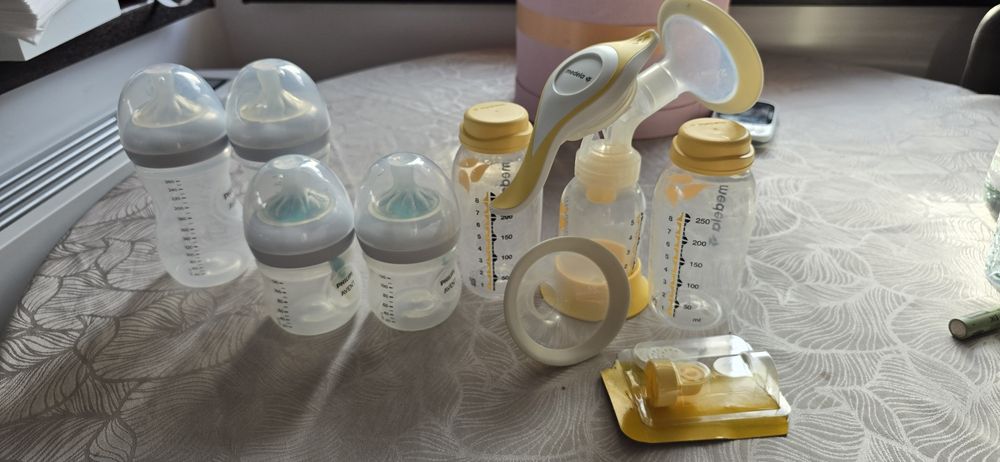 Ръчна помпа за кърма Медела и шишета