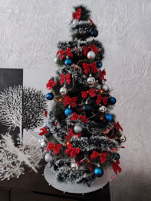 Продам новогоднюю ёлку искусственную