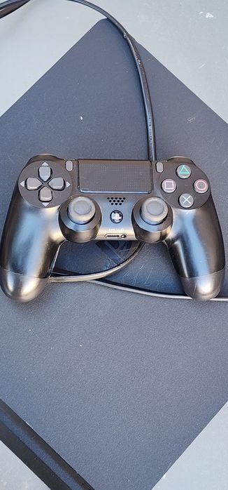 Vând Playstation 4 Slim 1TB