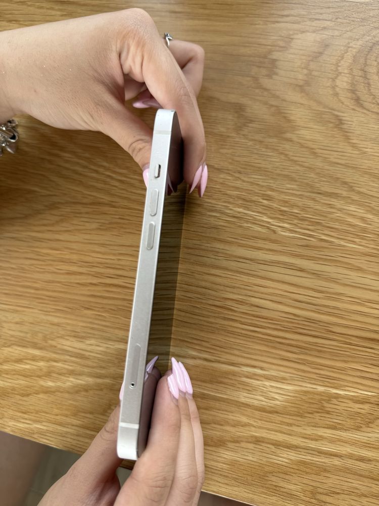 Iphone 13 бял 256Gb