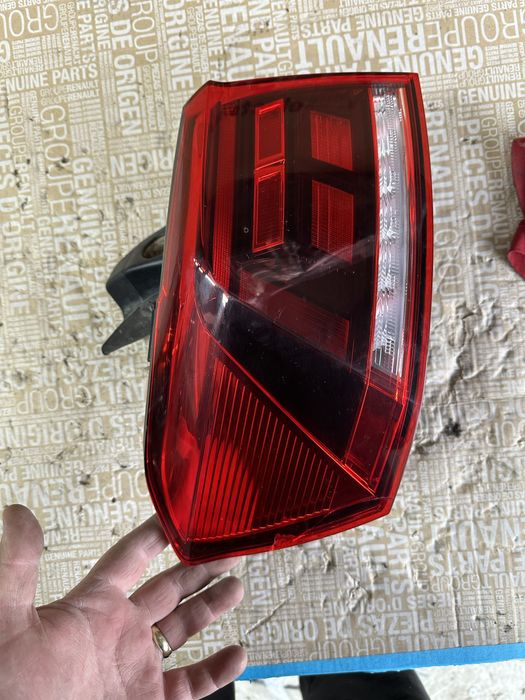 Lampă stânga vw passat b 8 break facelift.cod:3g9945005.g.