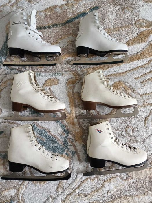 Продажа трех коньков