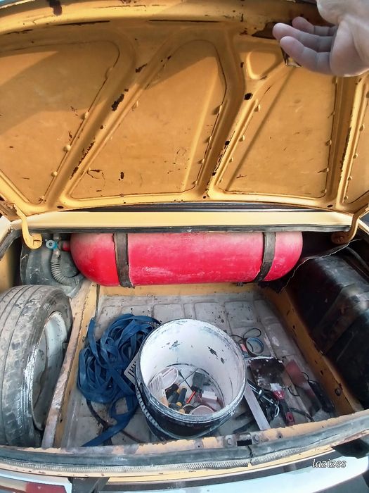 Vaz 2106 sotladi 1982 yil  narxi 1.500 $