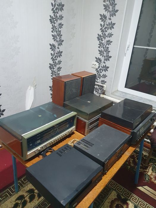 Антикварианты проигрыватели, магнитолы, видеомагнитафоны