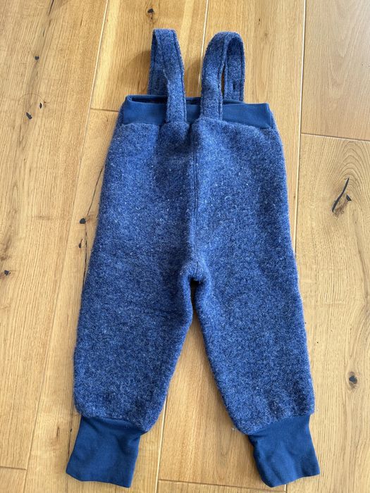 Pantaloni din lana fiarta