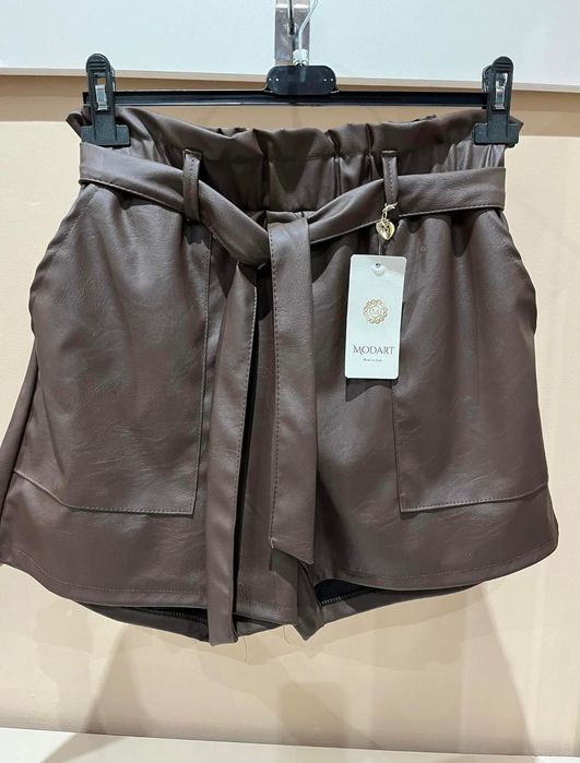 Кожени поли и панталонки