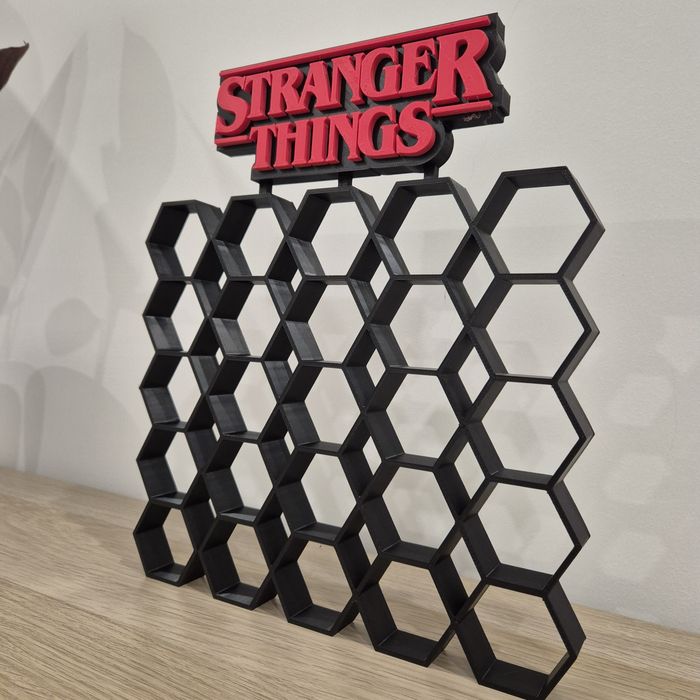 Suport stand etajera figurine stranger things kinder joy