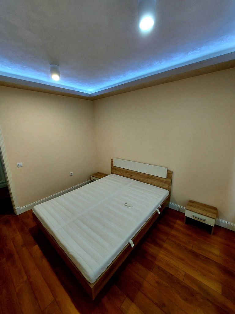 Дава се под наем Тристаен апартамент в Бургас, Център - 120 кв.м за 331.5 € - Снимка #10