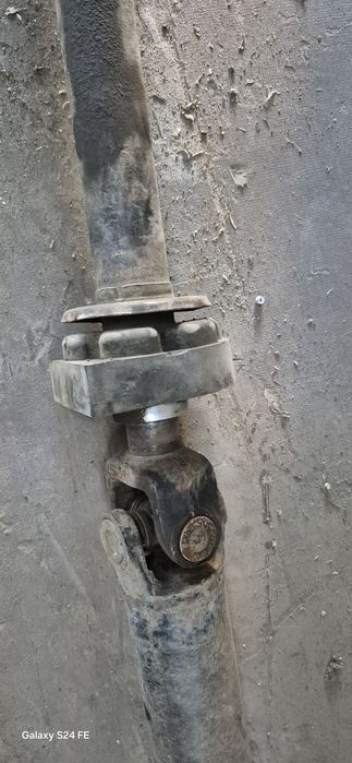 Продам кардан на 320 в хорошем состоянии