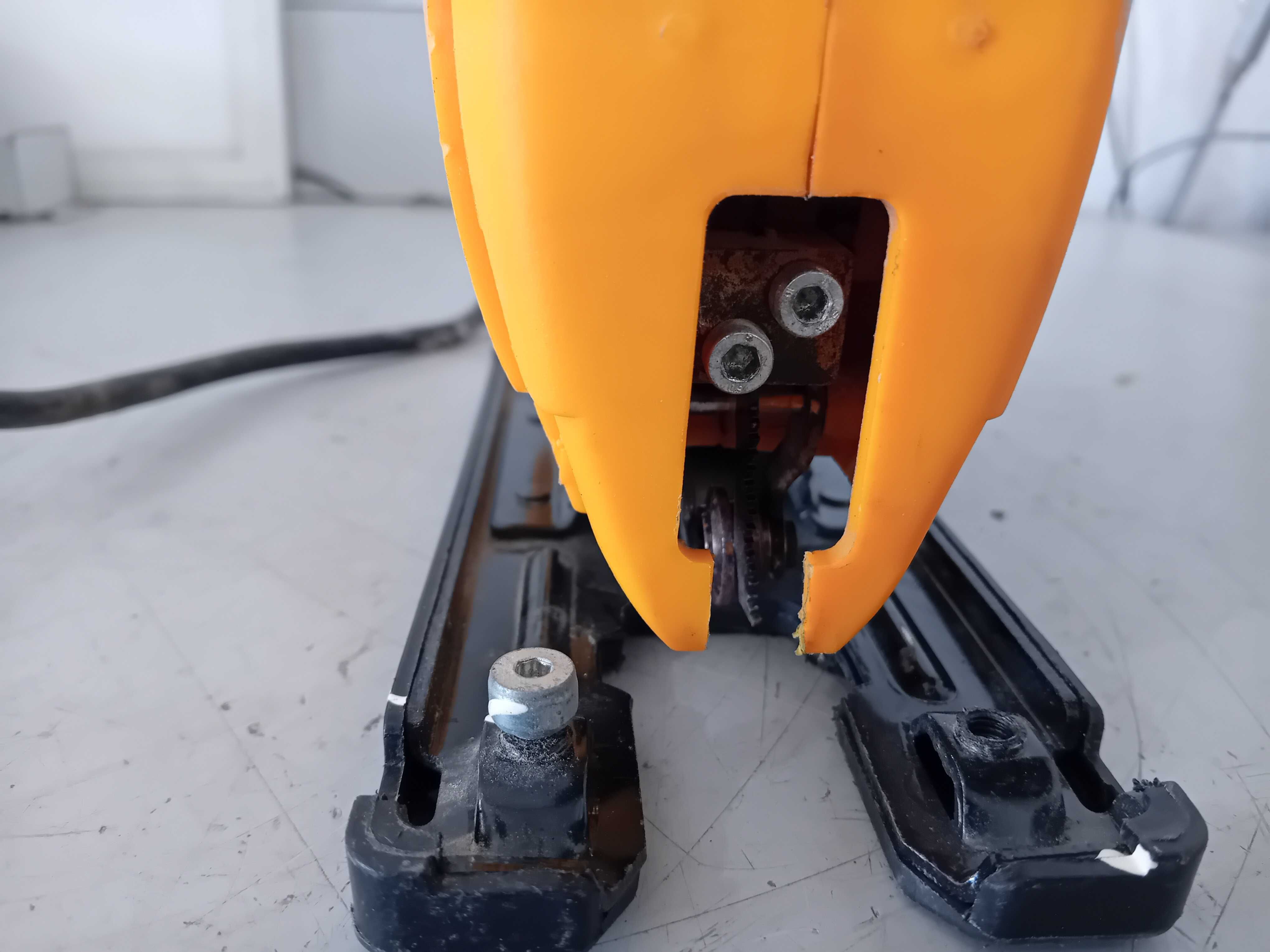 Зеге - JCB 710 W