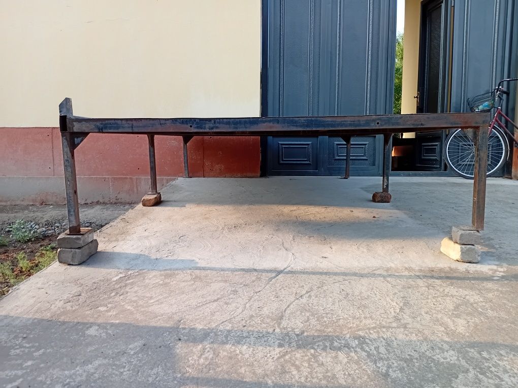 So'ri  tapchan sotiladi.